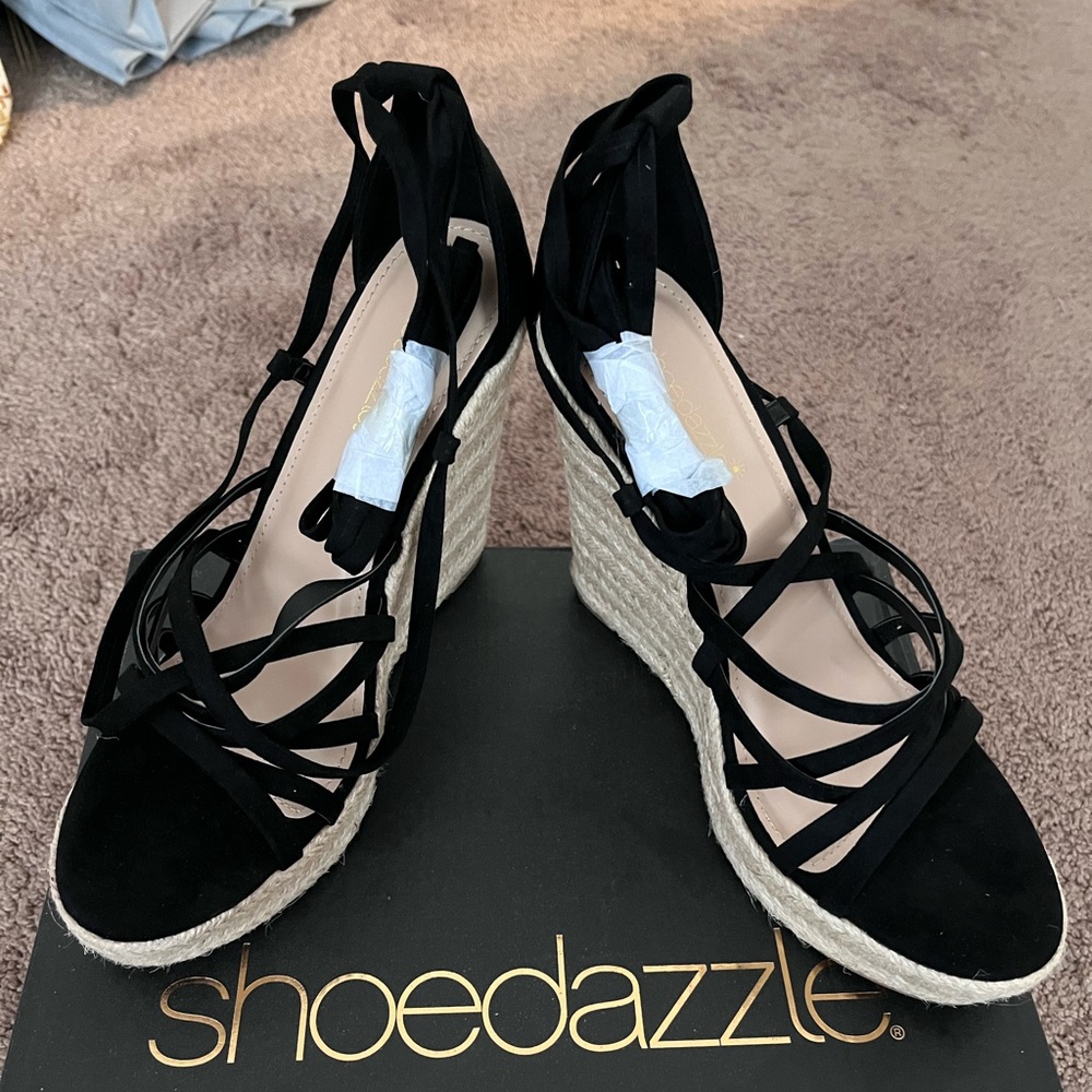 Black Wedges